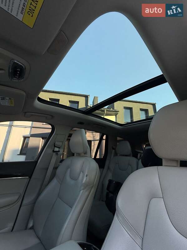 Позашляховик / Кросовер Volvo XC90 2015 в Івано-Франківську