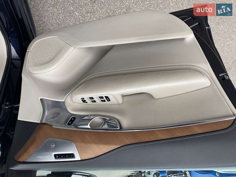 Позашляховик / Кросовер Volvo XC90 2015 в Києві фото 17 Позашляховик / Кросовер Volvo XC90 2015 в Києві