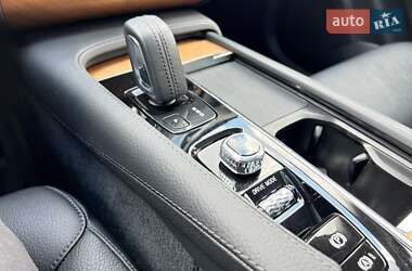 Позашляховик / Кросовер Volvo XC90 2021 в  фото 31 Позашляховик / Кросовер Volvo XC90 2021 в