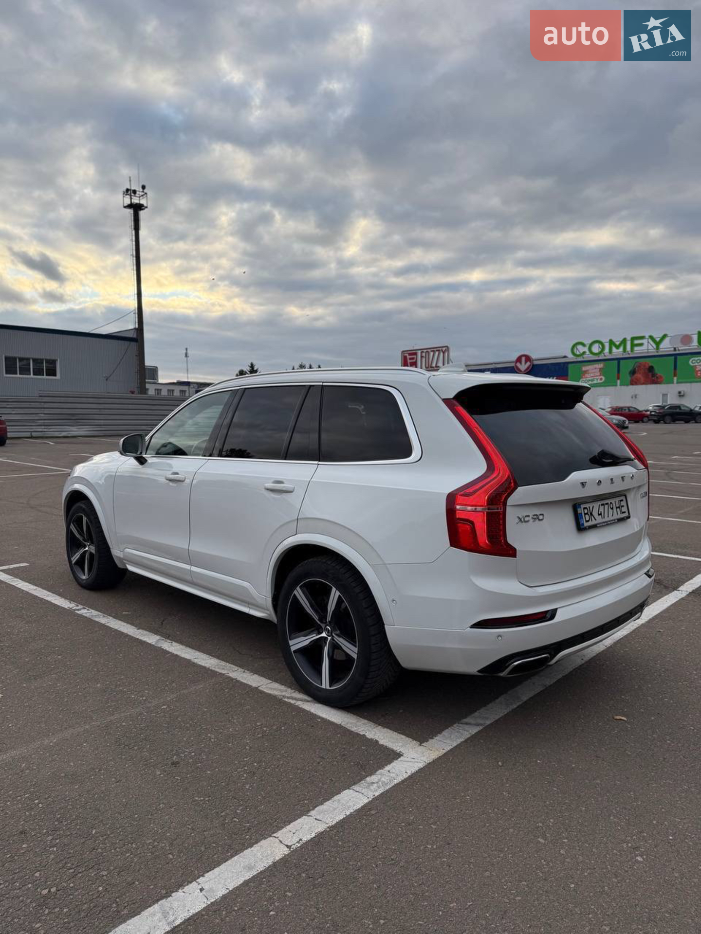 2017 Volvo XC90 - мініатюра 11