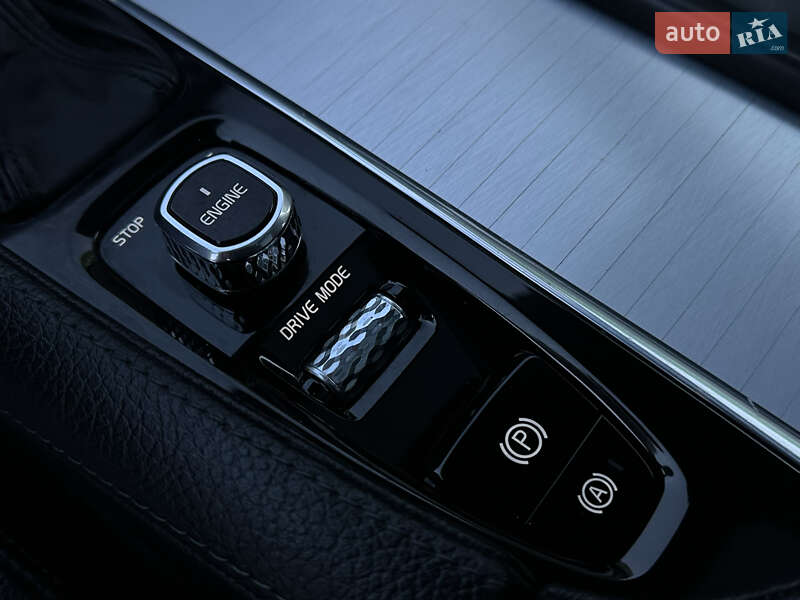 Внедорожник / Кроссовер Volvo XC90 2016 в Дрогобыче фото 36 Внедорожник / Кроссовер Volvo XC90 2016 в Дрогобыче