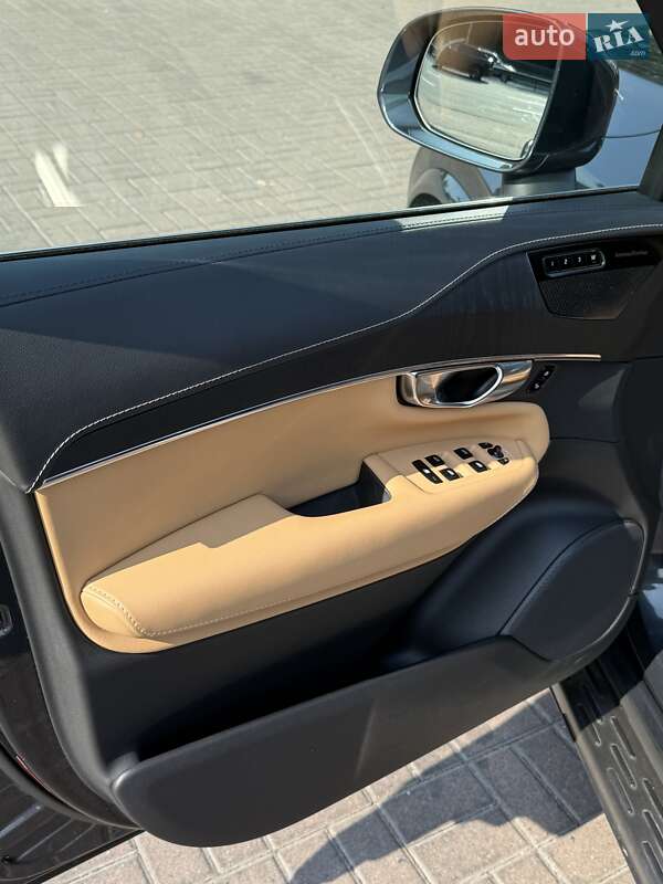 Внедорожник / Кроссовер Volvo XC90 2021 в Киеве