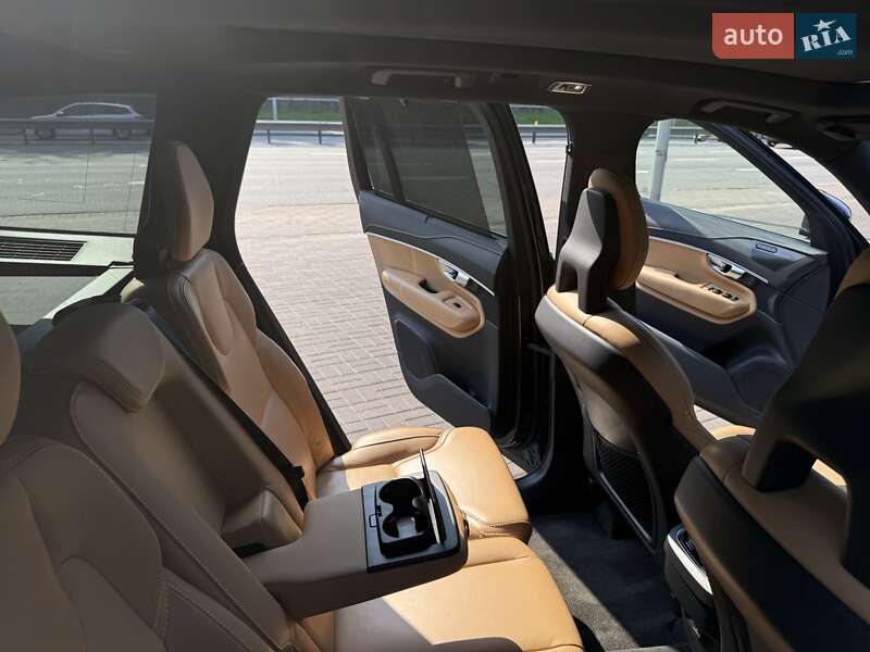 Внедорожник / Кроссовер Volvo XC90 2021 в Киеве