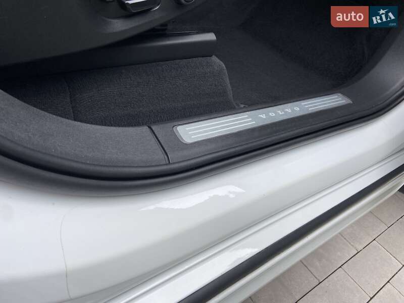 Позашляховик / Кросовер Volvo XC90 2019 в Києві