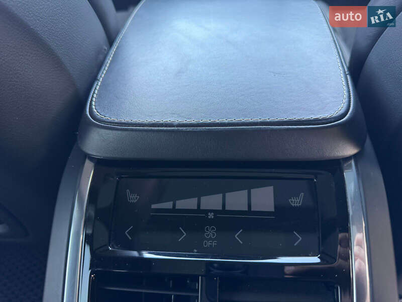 Внедорожник / Кроссовер Volvo XC90 2016 в Киеве фото 13 Внедорожник / Кроссовер Volvo XC90 2016 в Киеве