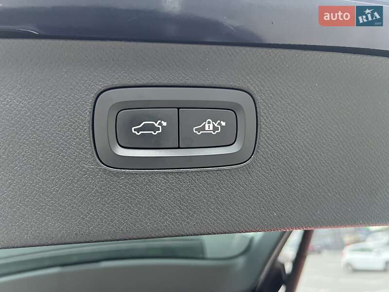 Позашляховик / Кросовер Volvo XC90 2018 в Києві