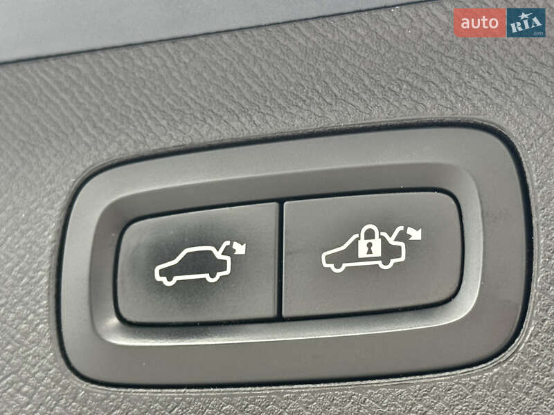 Позашляховик / Кросовер Volvo XC90 2018 в Києві