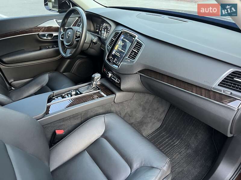 Внедорожник / Кроссовер Volvo XC90 2018 в Киеве фото 26 Внедорожник / Кроссовер Volvo XC90 2018 в Киеве