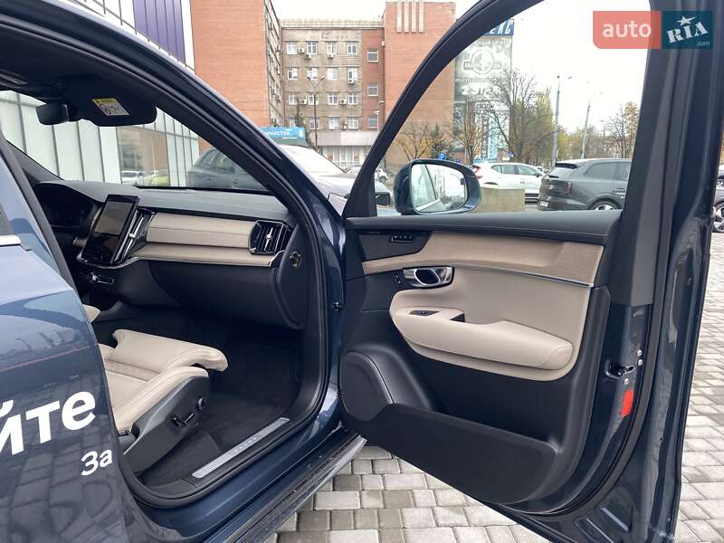 Внедорожник / Кроссовер Volvo XC90 2025 в Днепре фото 11 Внедорожник / Кроссовер Volvo XC90 2025 в Днепре