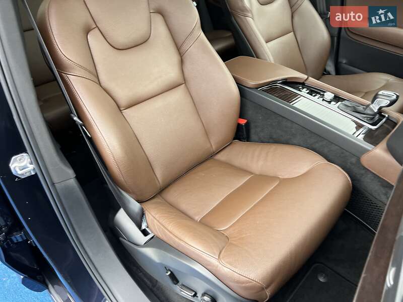 Внедорожник / Кроссовер Volvo XC90 2019 в Киеве