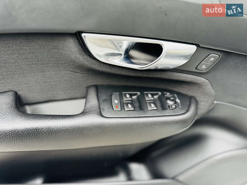 Внедорожник / Кроссовер Volvo XC90 2017 в Здолбунове