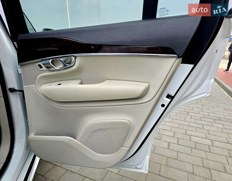 Внедорожник / Кроссовер Volvo XC90 2018 в Ивано-Франковске