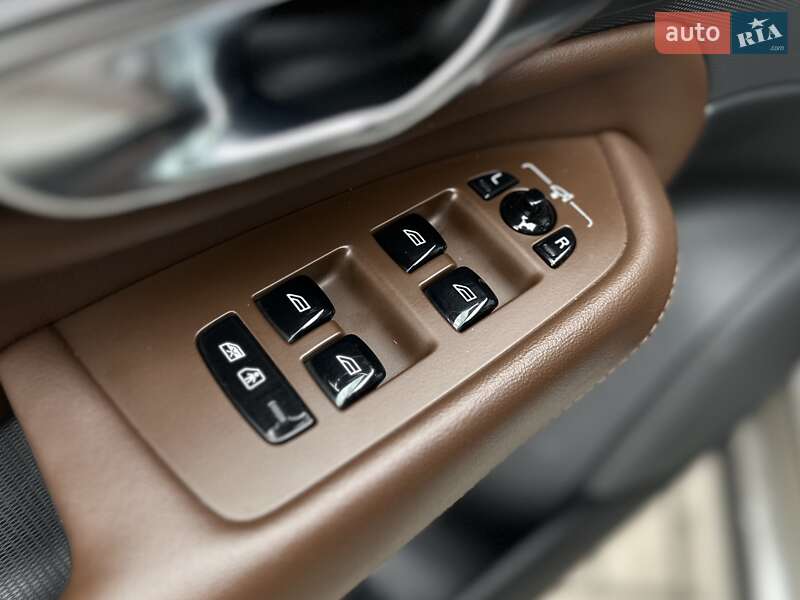 Внедорожник / Кроссовер Volvo XC90 2020 в Киеве