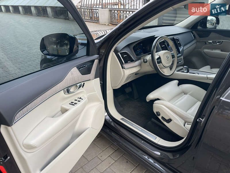 Внедорожник / Кроссовер Volvo XC90 2023 в Днепре
