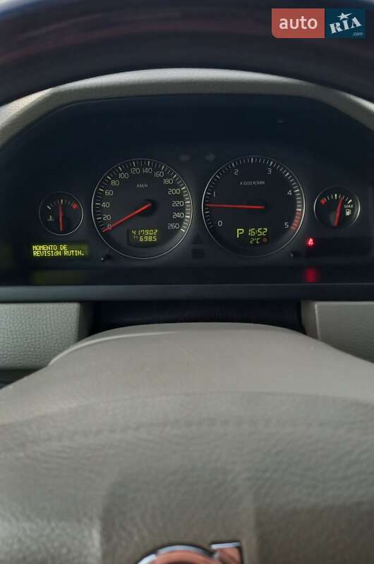 Внедорожник / Кроссовер Volvo XC90 2004 в Чернигове