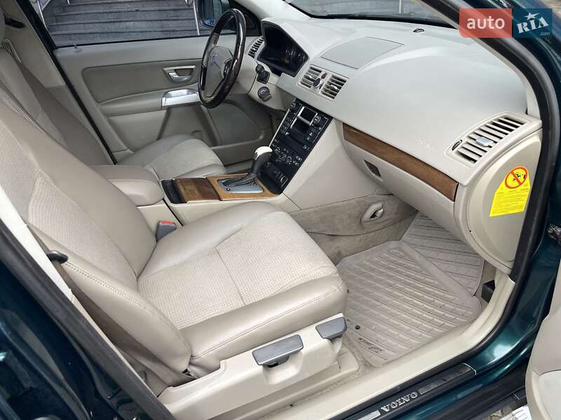 Внедорожник / Кроссовер Volvo XC90 2003 в Харькове