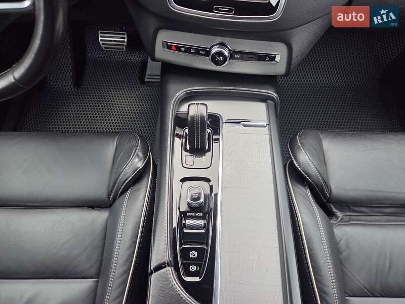 Внедорожник / Кроссовер Volvo XC90 2020 в Киеве фото 41 Внедорожник / Кроссовер Volvo XC90 2020 в Киеве