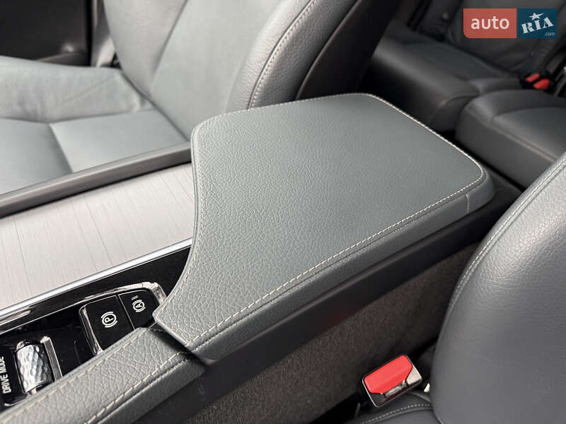 Внедорожник / Кроссовер Volvo XC90 2020 в Киеве фото 115 Внедорожник / Кроссовер Volvo XC90 2020 в Киеве