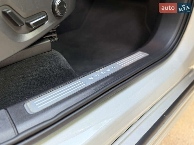Позашляховик / Кросовер Volvo XC90 2019 в Чернівцях