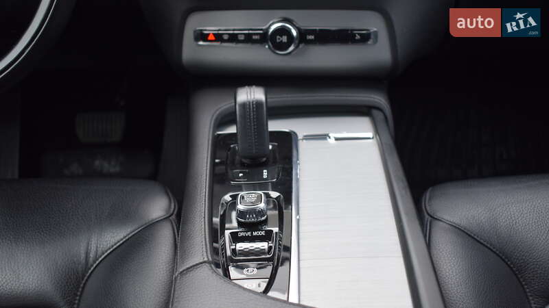 Внедорожник / Кроссовер Volvo XC90 2020 в Житомире фото 22 Внедорожник / Кроссовер Volvo XC90 2020 в Житомире