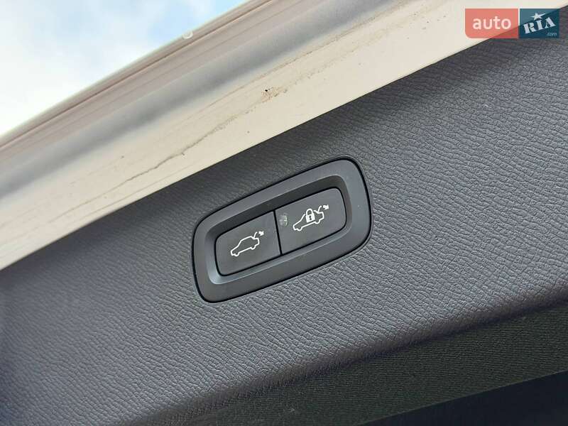 Внедорожник / Кроссовер Volvo XC90 2016 в Кривом Роге