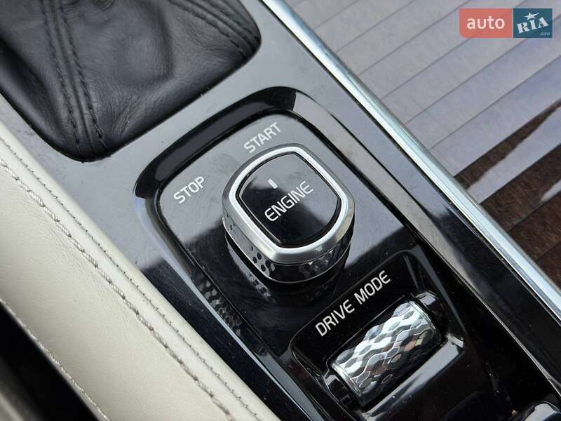 Внедорожник / Кроссовер Volvo XC90 2016 в Кривом Роге