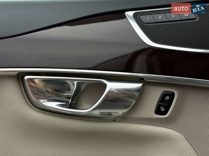 Позашляховик / Кросовер Volvo XC90 2016 в Рівному