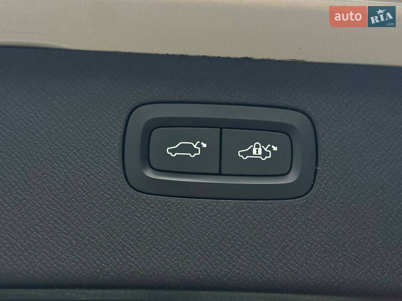 Позашляховик / Кросовер Volvo XC90 2016 в Рівному