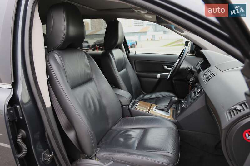 Позашляховик / Кросовер Volvo XC90 2010 в Києві