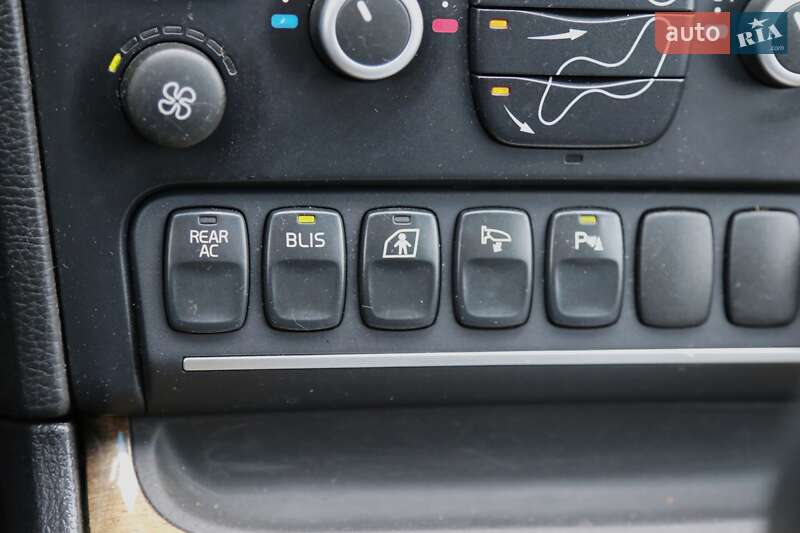 Позашляховик / Кросовер Volvo XC90 2010 в Києві