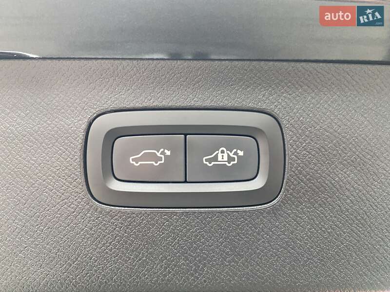 Позашляховик / Кросовер Volvo XC90 2019 в Києві