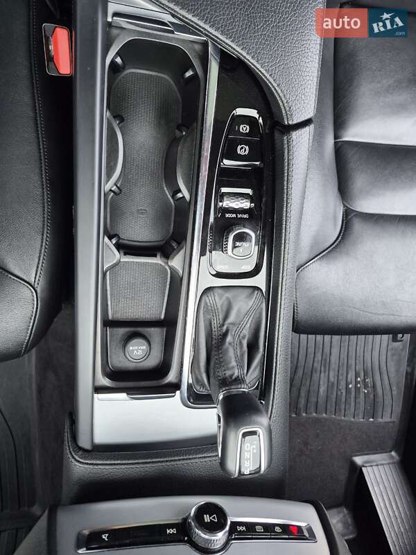 Внедорожник / Кроссовер Volvo XC90 2017 в Владимире