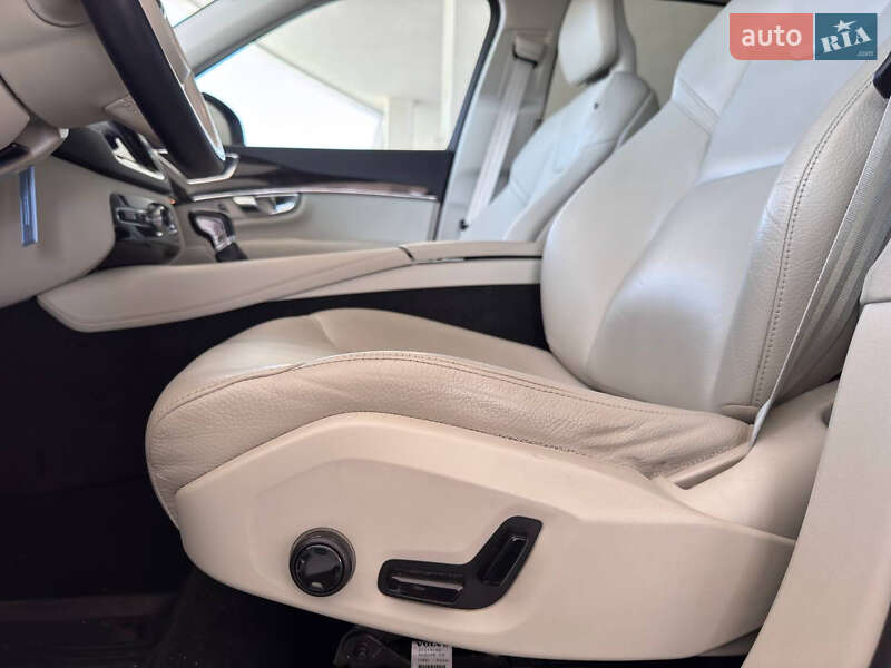 Внедорожник / Кроссовер Volvo XC90 2017 в Авангарде фото 9 Внедорожник / Кроссовер Volvo XC90 2017 в Авангарде