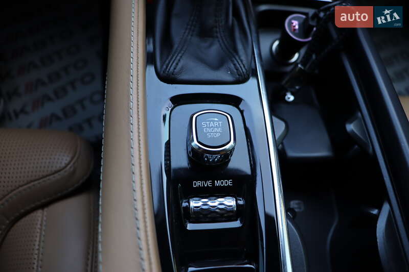 Внедорожник / Кроссовер Volvo XC90 2017 в Львове