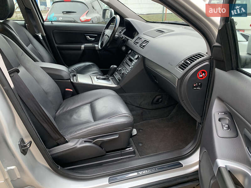 Внедорожник / Кроссовер Volvo XC90 2011 в Ровно