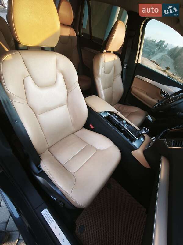 Внедорожник / Кроссовер Volvo XC90 2016 в Межгорье