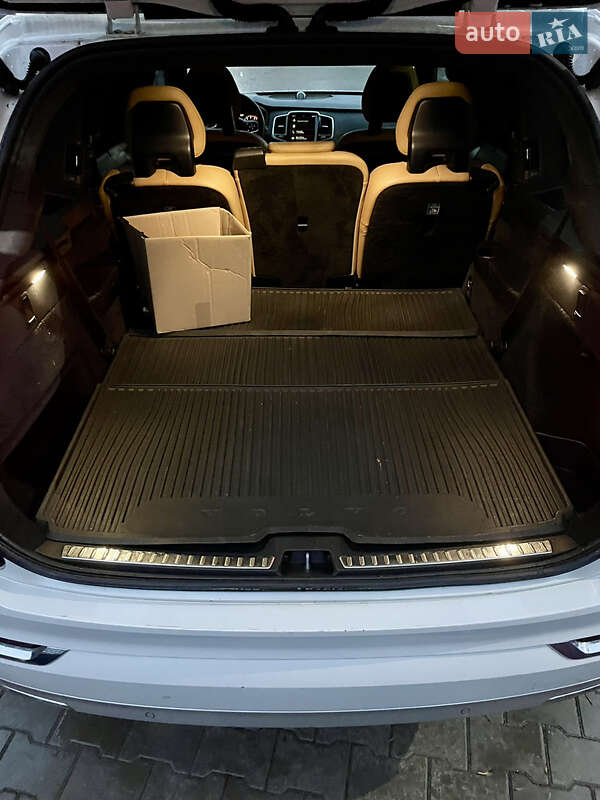 Внедорожник / Кроссовер Volvo XC90 2017 в Полонном