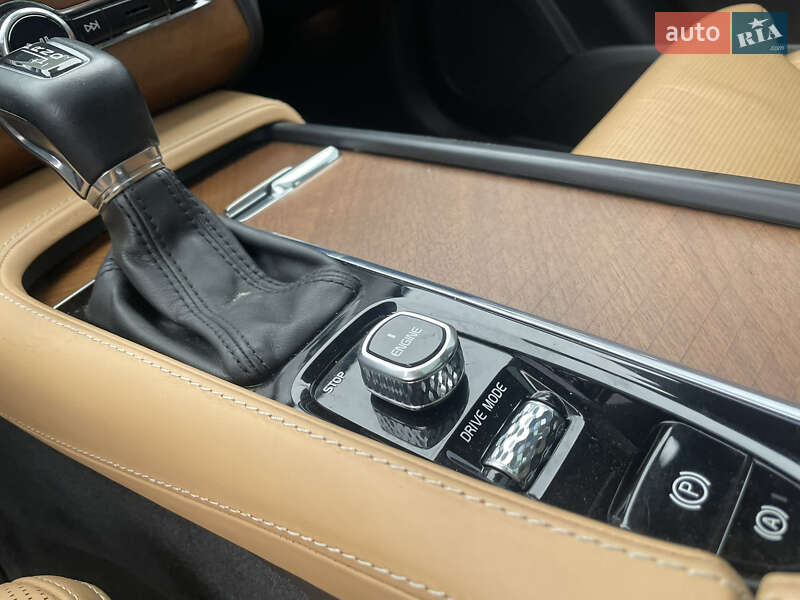 Внедорожник / Кроссовер Volvo XC90 2017 в Полонном