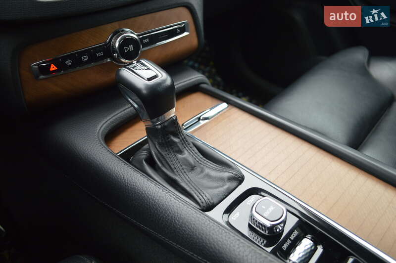 Внедорожник / Кроссовер Volvo XC90 2015 в Одессе фото 34 Внедорожник / Кроссовер Volvo XC90 2015 в Одессе