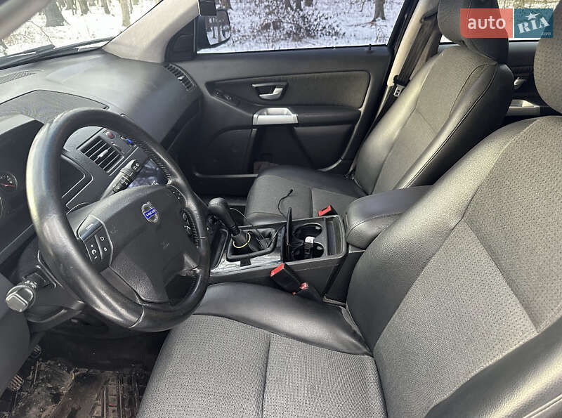 Внедорожник / Кроссовер Volvo XC90 2004 в Косове фото 9 Внедорожник / Кроссовер Volvo XC90 2004 в Косове