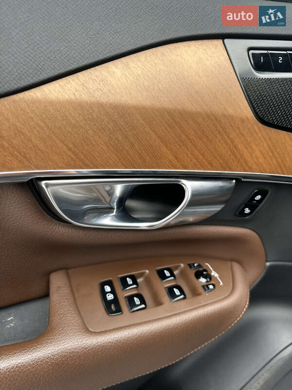 Позашляховик / Кросовер Volvo XC90 2020 в Дніпрі фото 35 Позашляховик / Кросовер Volvo XC90 2020 в Дніпрі