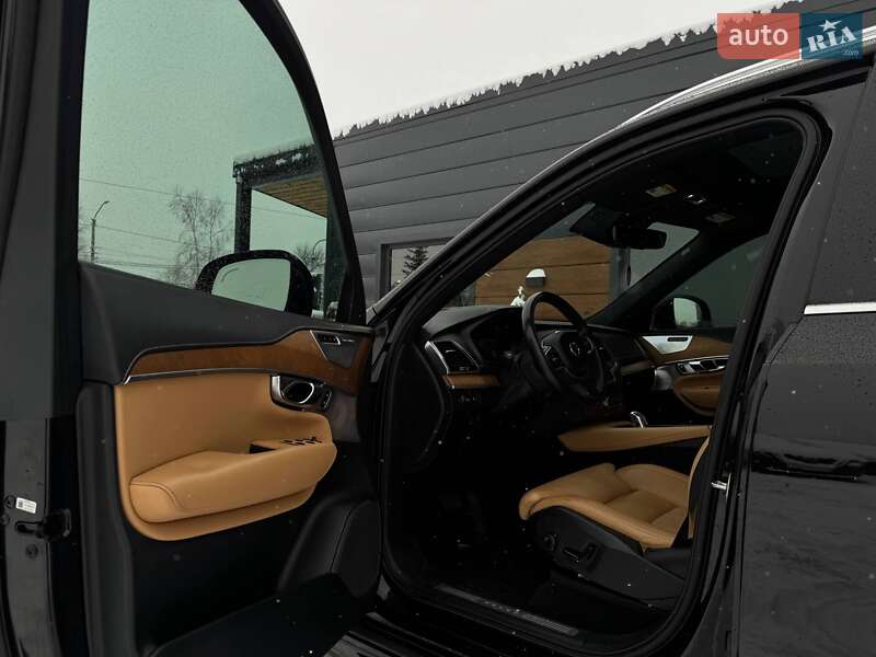 Внедорожник / Кроссовер Volvo XC90 2018 в Ровно