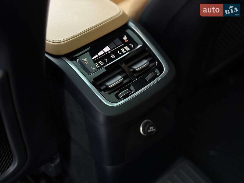 Внедорожник / Кроссовер Volvo XC90 2018 в Ровно