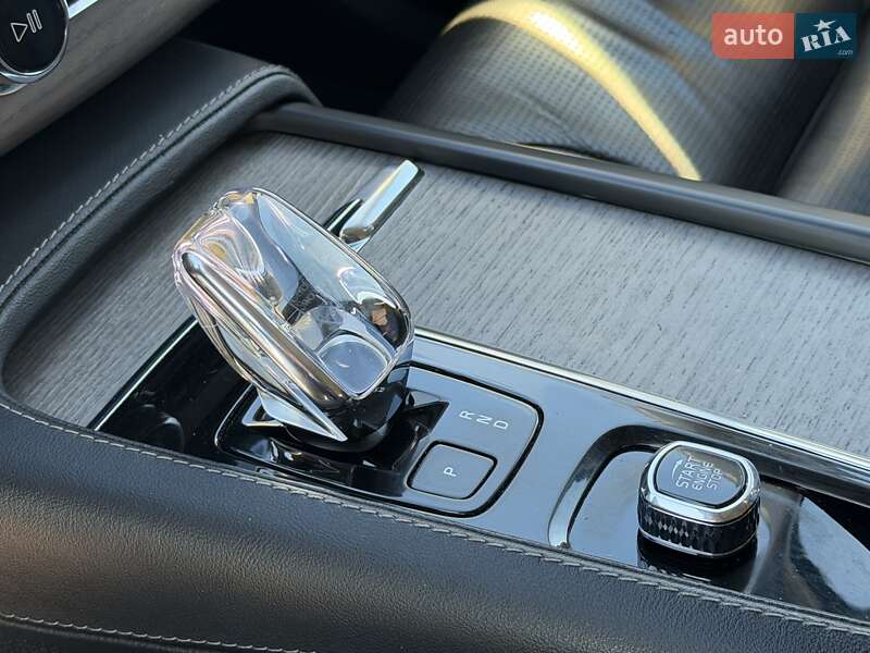 Внедорожник / Кроссовер Volvo XC90 2022 в Киеве