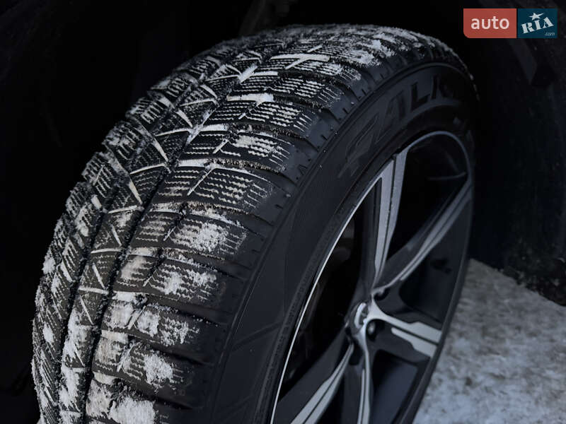 Внедорожник / Кроссовер Volvo XC90 2017 в Староконстантинове