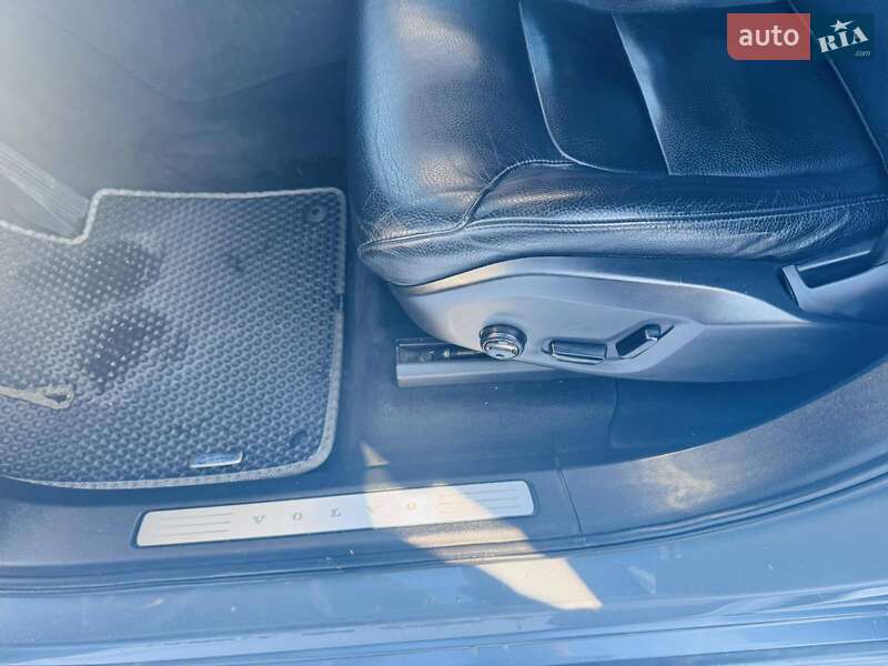 Внедорожник / Кроссовер Volvo XC90 2016 в Харькове