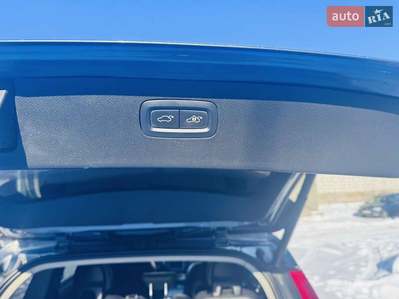 Внедорожник / Кроссовер Volvo XC90 2016 в Харькове