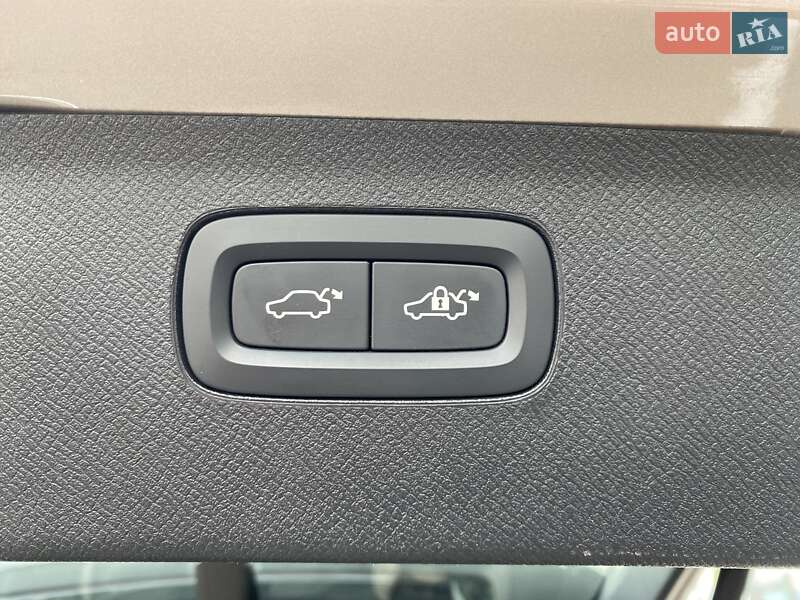 Внедорожник / Кроссовер Volvo XC90 2024 в Киеве