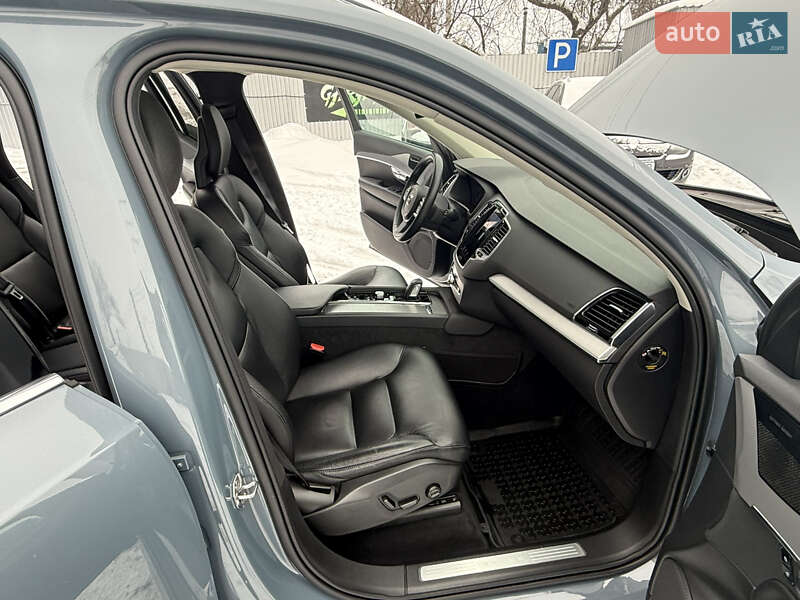 Внедорожник / Кроссовер Volvo XC90 2019 в Киеве