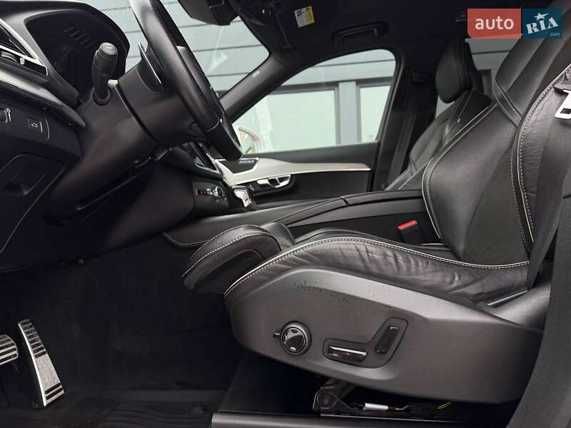 Внедорожник / Кроссовер Volvo XC90 2016 в Ровно